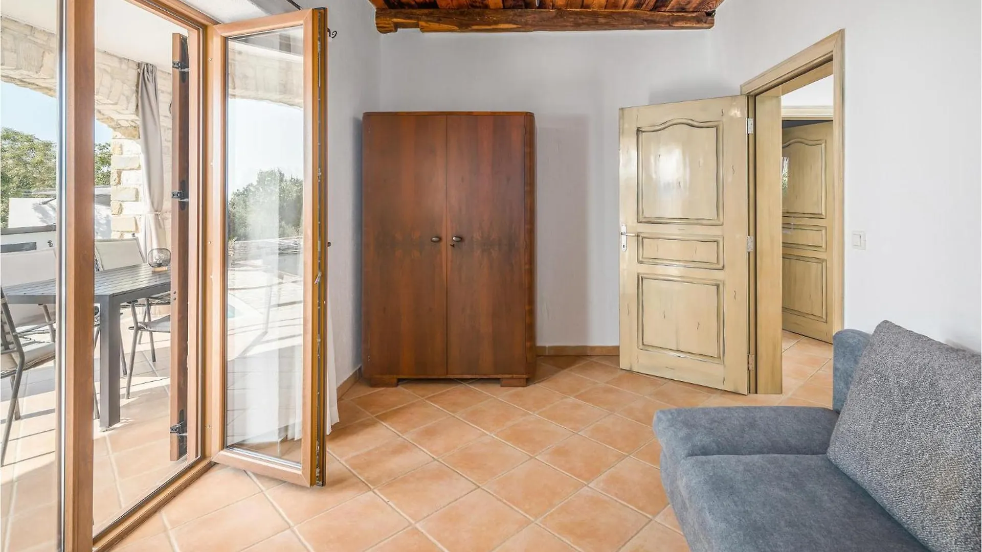 Gorgeous Home In Cabrunici With Wifi Holiday home