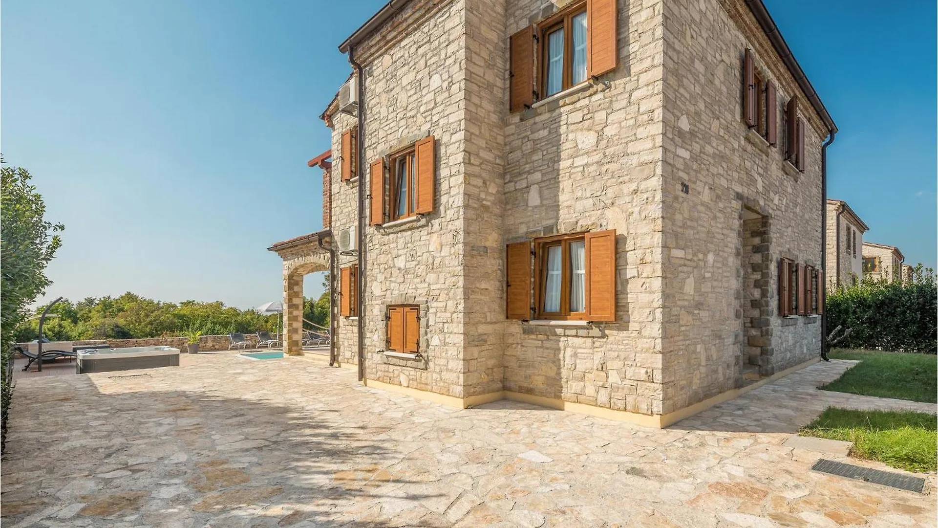 Gorgeous Home In Cabrunici With Wifi