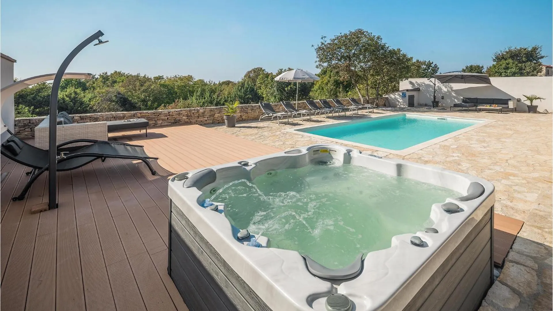Gorgeous Home In Cabrunici With Wifi Holiday home