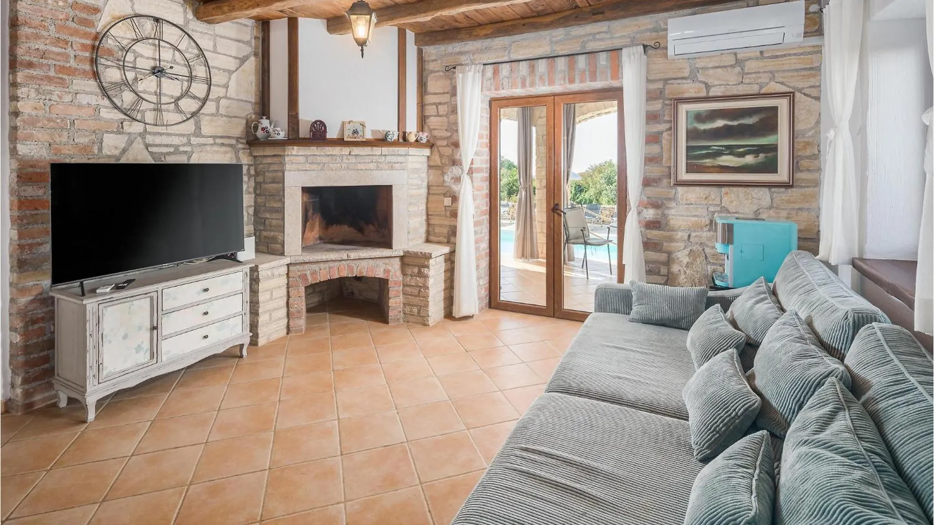 Holiday home Gorgeous Home In Cabrunici With Wifi