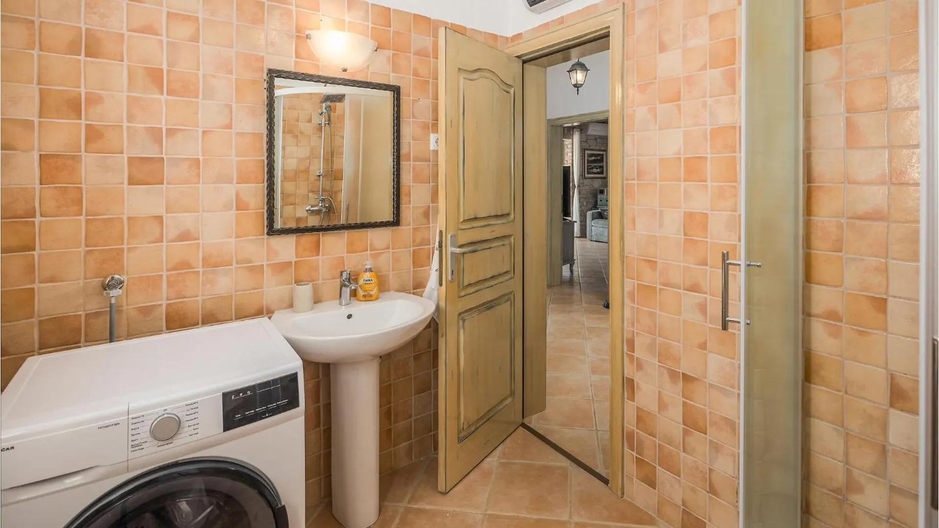 Gorgeous Home In Cabrunici With Wifi Croatia