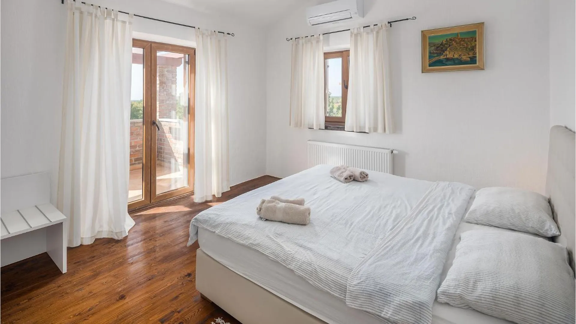 Gorgeous Home In Cabrunici With Wifi 0*,